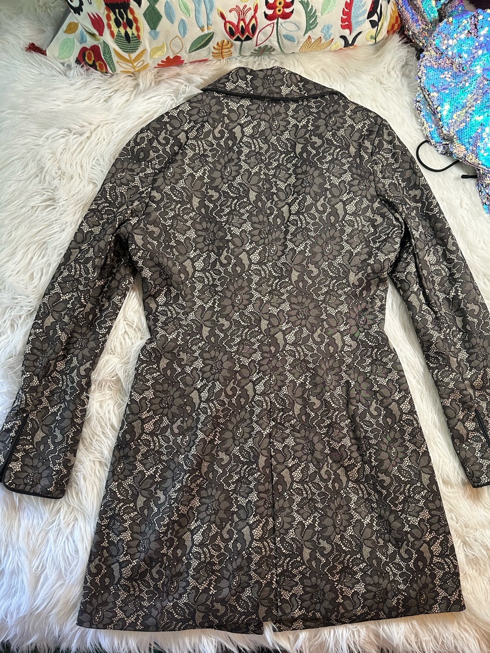 Bisou Bisou • Y2K Vintage Lace Long Line Tailored Jacket - Picture 11 of 16